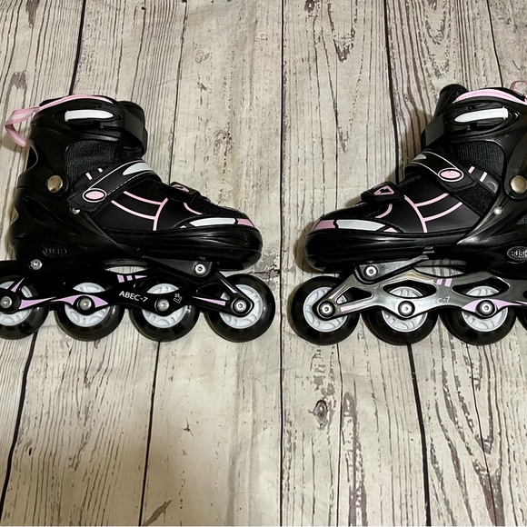 nun Other - Like new girls skates
